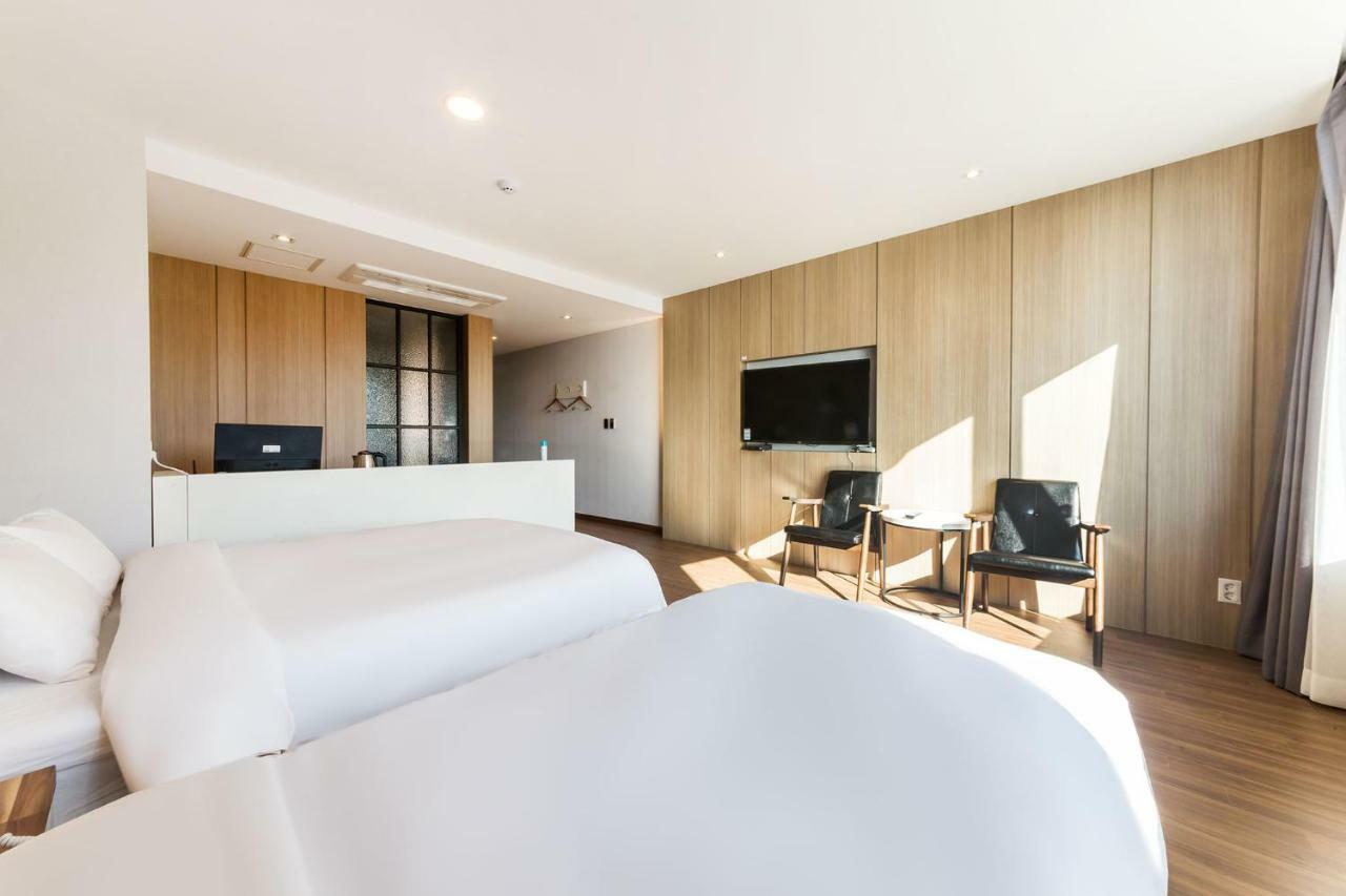Incheon Blue Marine Hotel Екстер'єр фото