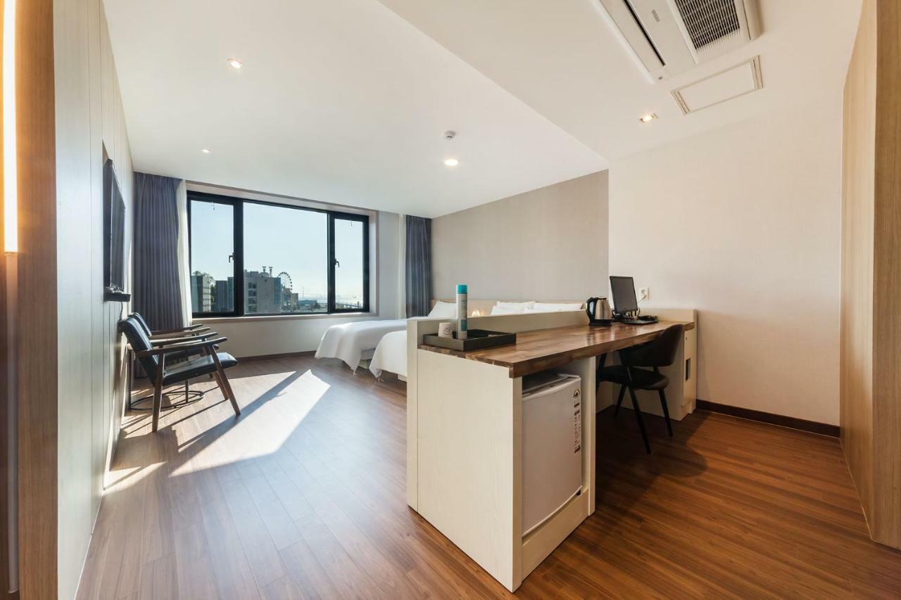 Incheon Blue Marine Hotel Екстер'єр фото