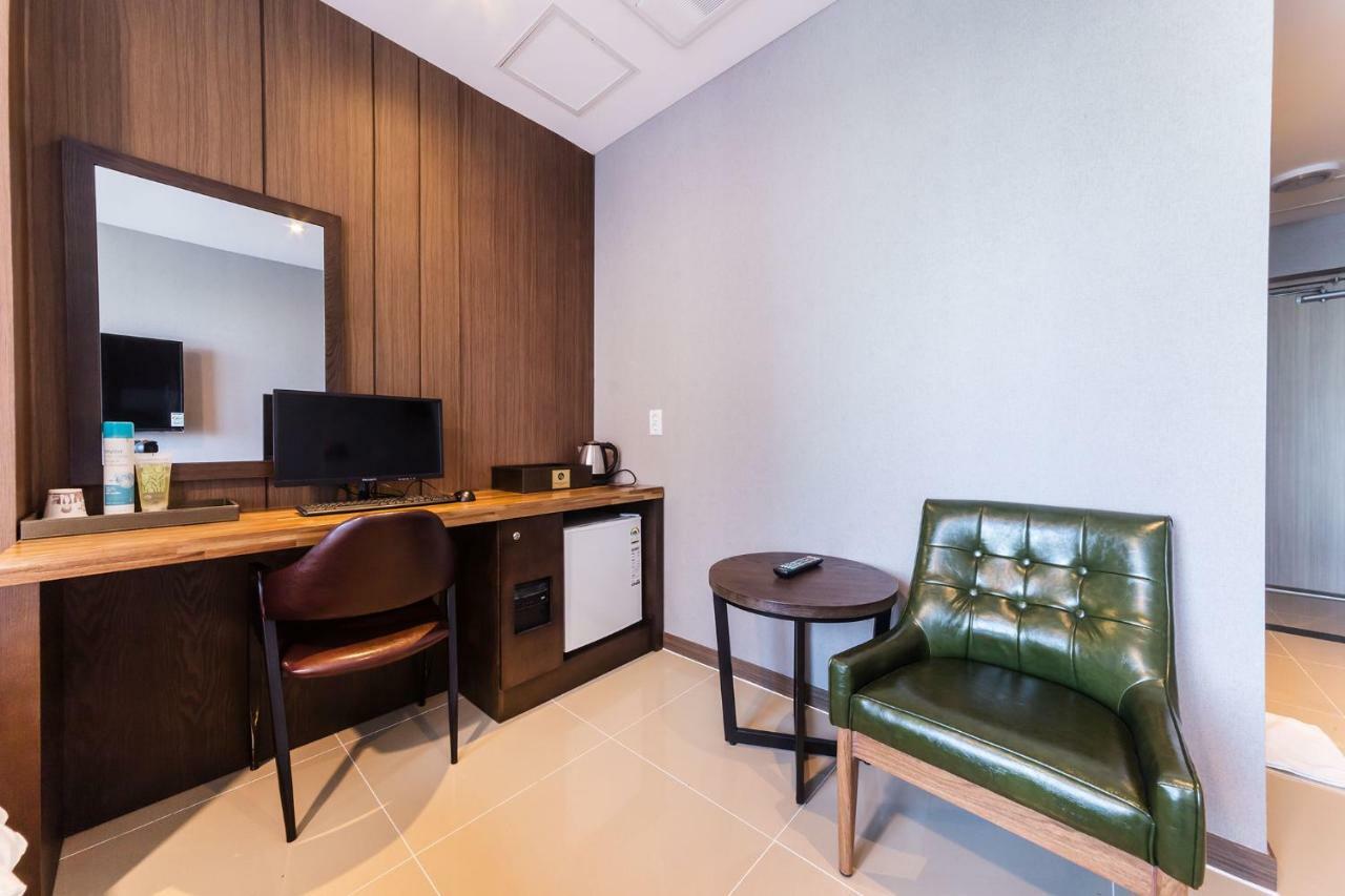 Incheon Blue Marine Hotel Екстер'єр фото