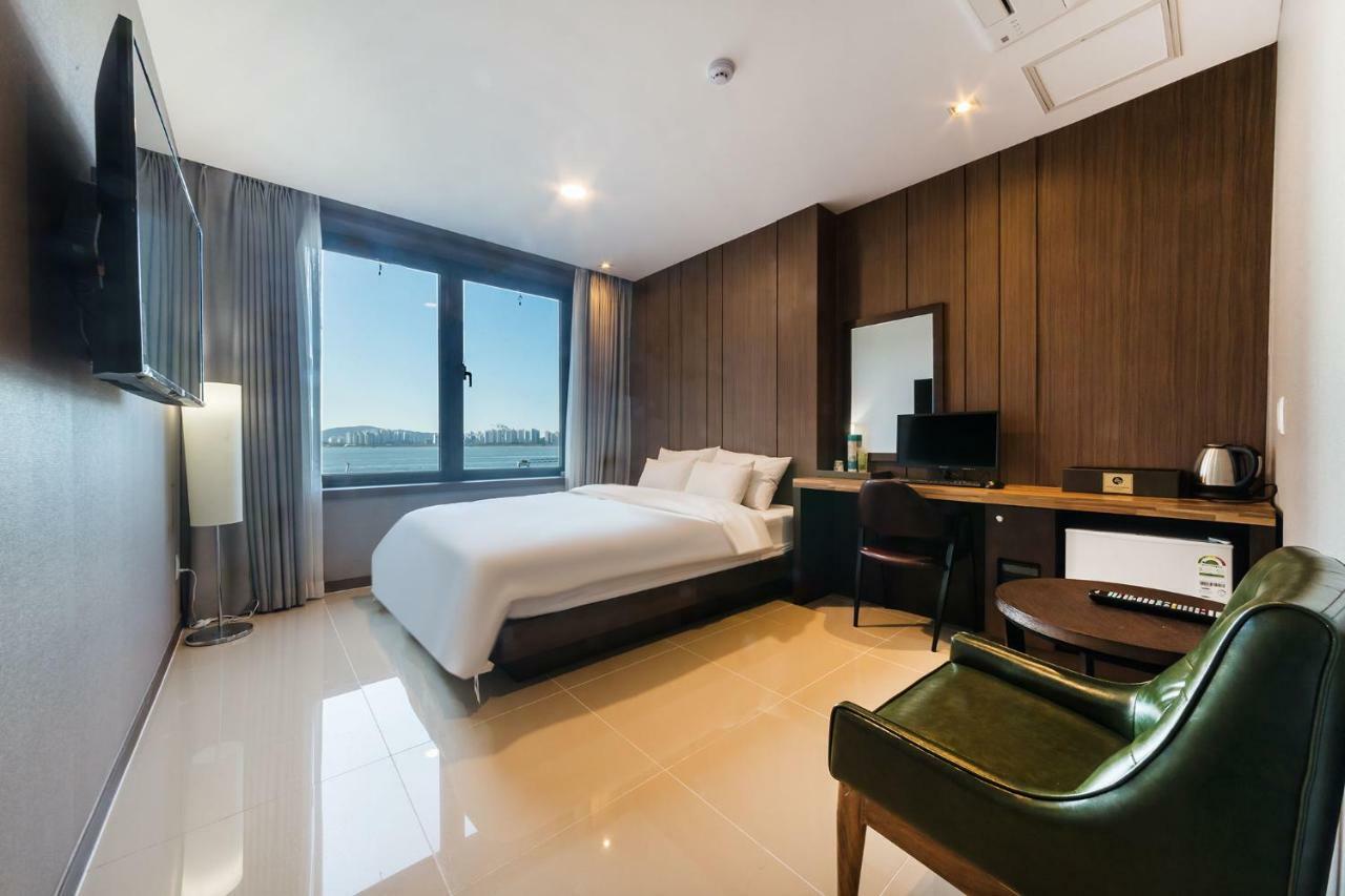 Incheon Blue Marine Hotel Екстер'єр фото