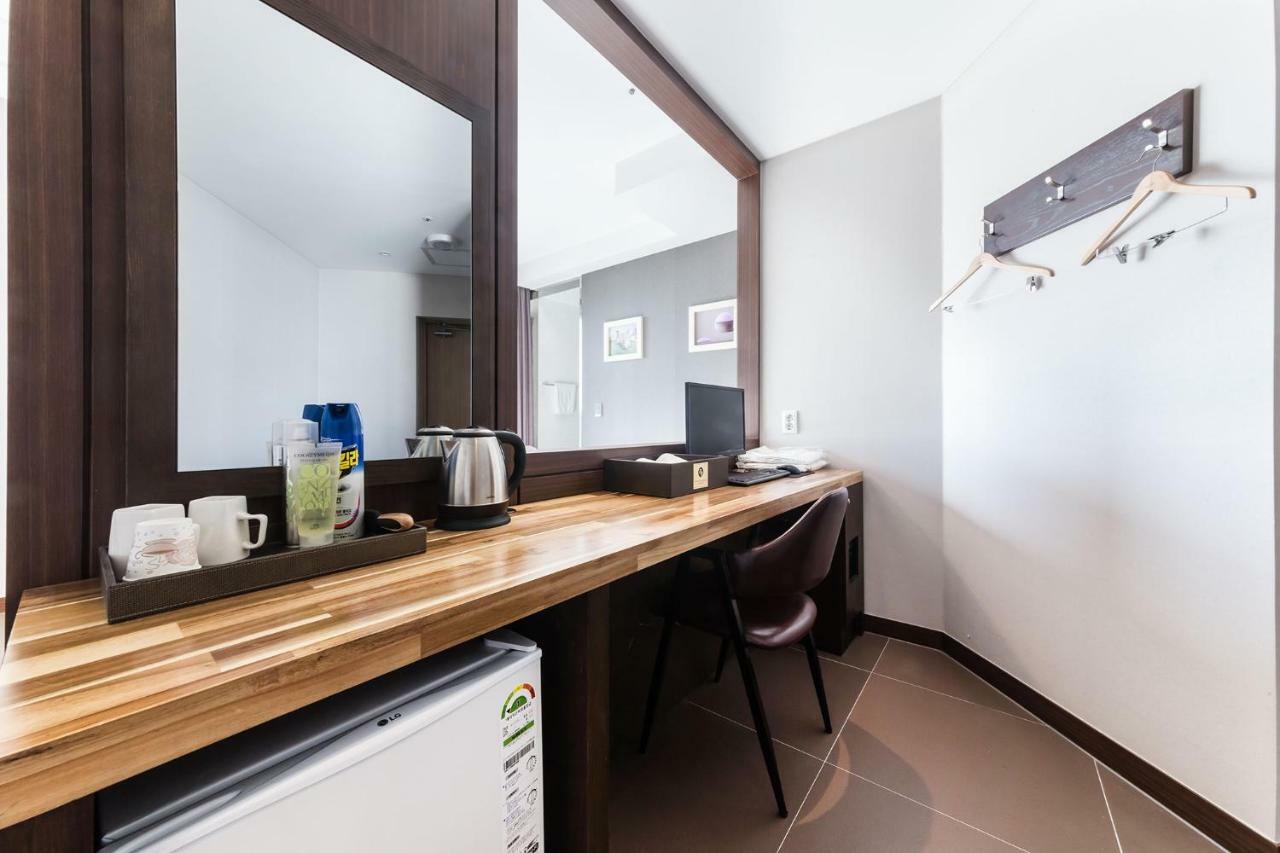 Incheon Blue Marine Hotel Екстер'єр фото