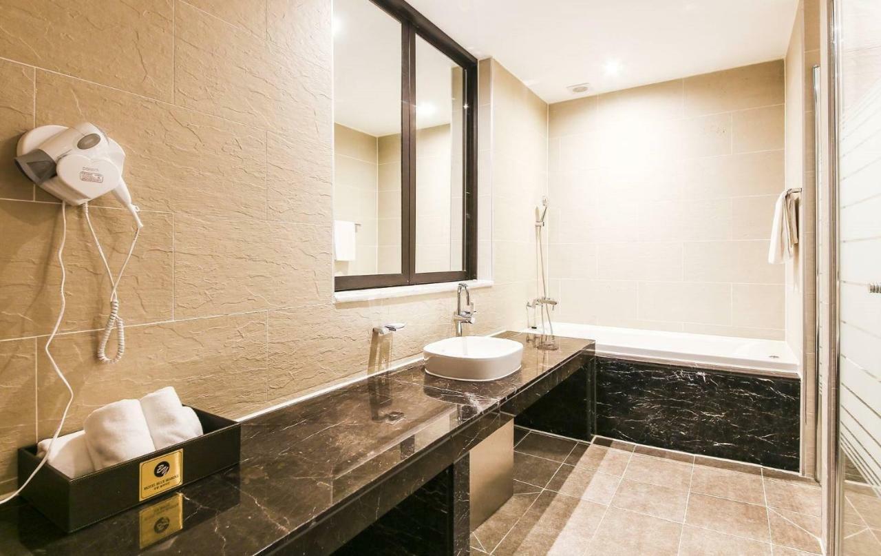 Incheon Blue Marine Hotel Екстер'єр фото