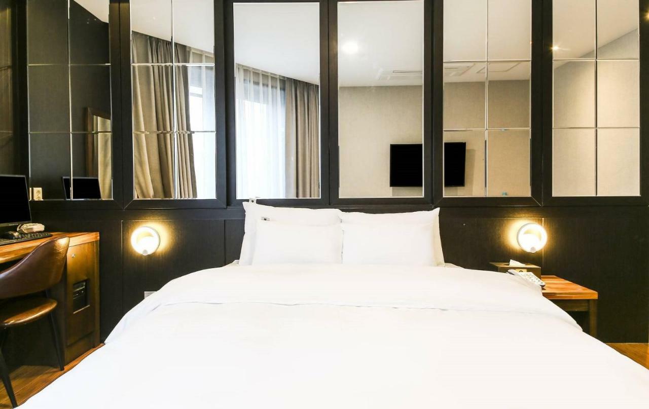 Incheon Blue Marine Hotel Екстер'єр фото