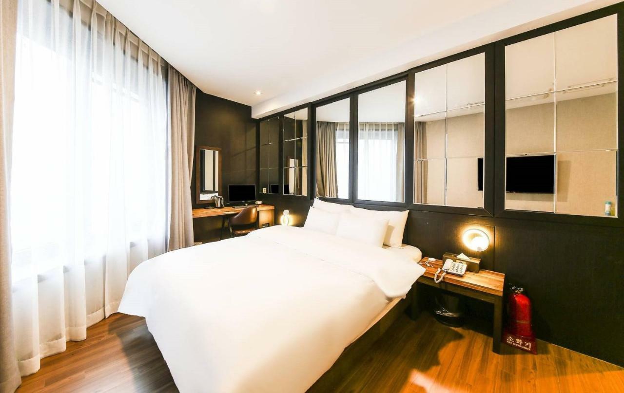 Incheon Blue Marine Hotel Екстер'єр фото