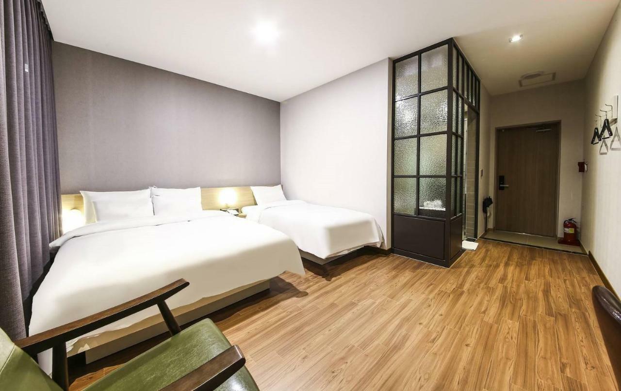 Incheon Blue Marine Hotel Екстер'єр фото